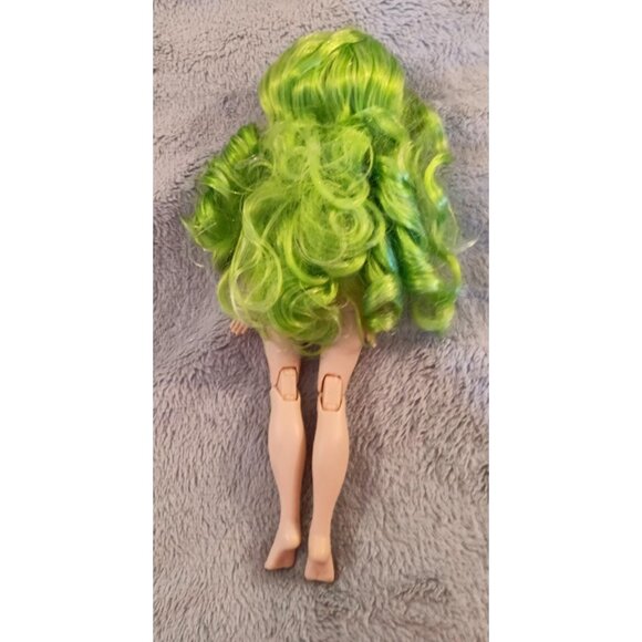 MGA Rainbow High Jade Hunter Series 1 Green hair Doll New - Picture 3 of 3